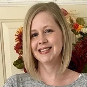 Meet your Posher, Adrianne